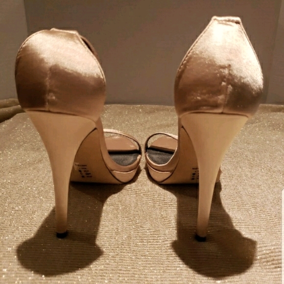 Brand New Ankle Strap 4 1/2" Heels - Picture 9 of 9